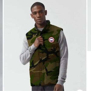 Authentic Canada Goose Camo Vest womens Size US Small,